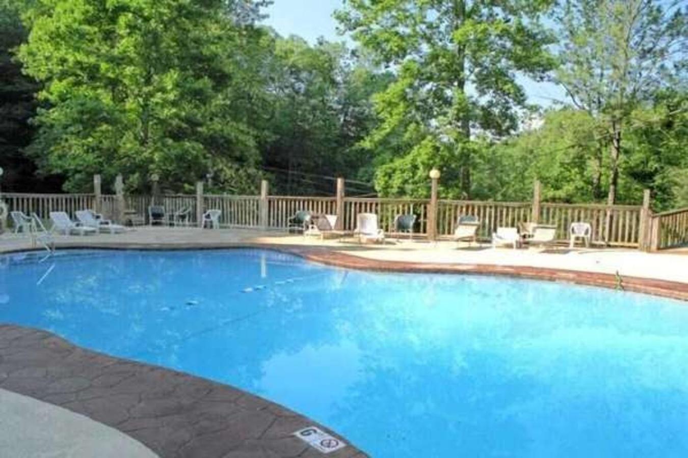 A Charming Cabin, Pool, Firepit, Hot Tub-Jacuzzi Гатлинбург Экстерьер фото