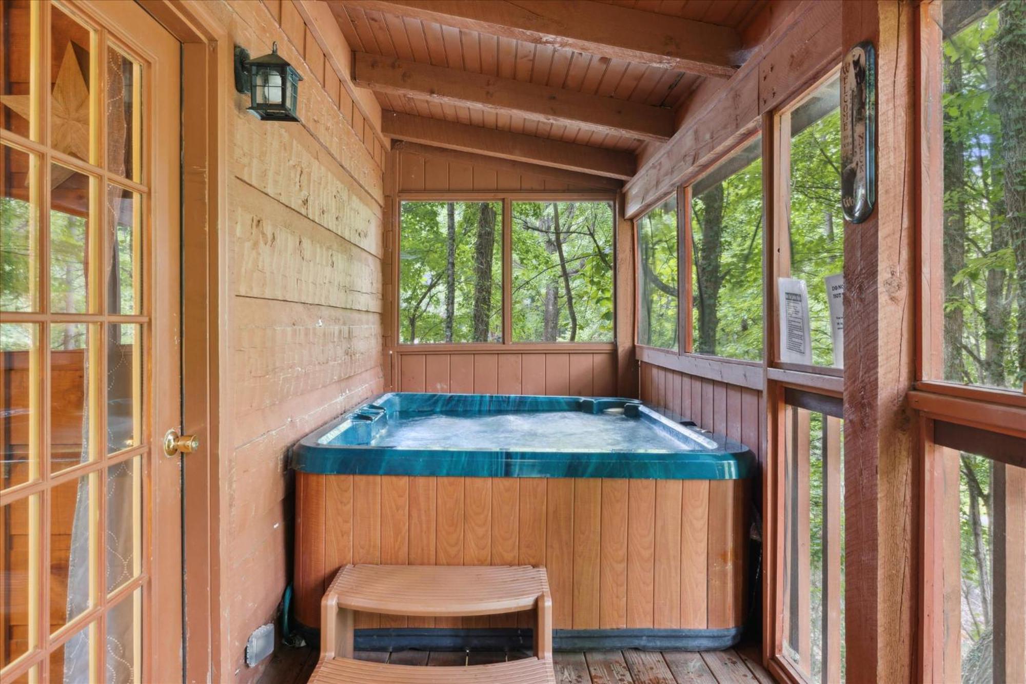 A Charming Cabin, Pool, Firepit, Hot Tub-Jacuzzi Гатлинбург Экстерьер фото