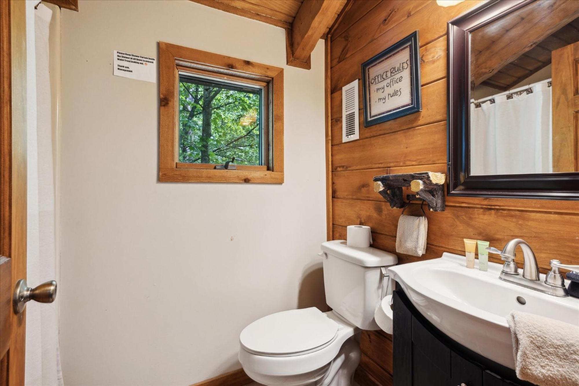 A Charming Cabin, Pool, Firepit, Hot Tub-Jacuzzi Гатлинбург Экстерьер фото