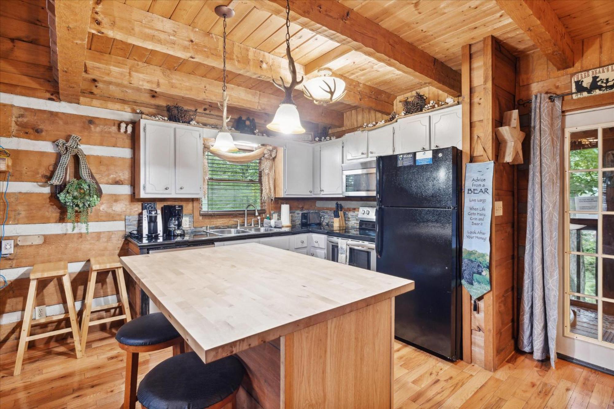 A Charming Cabin, Pool, Firepit, Hot Tub-Jacuzzi Гатлинбург Экстерьер фото