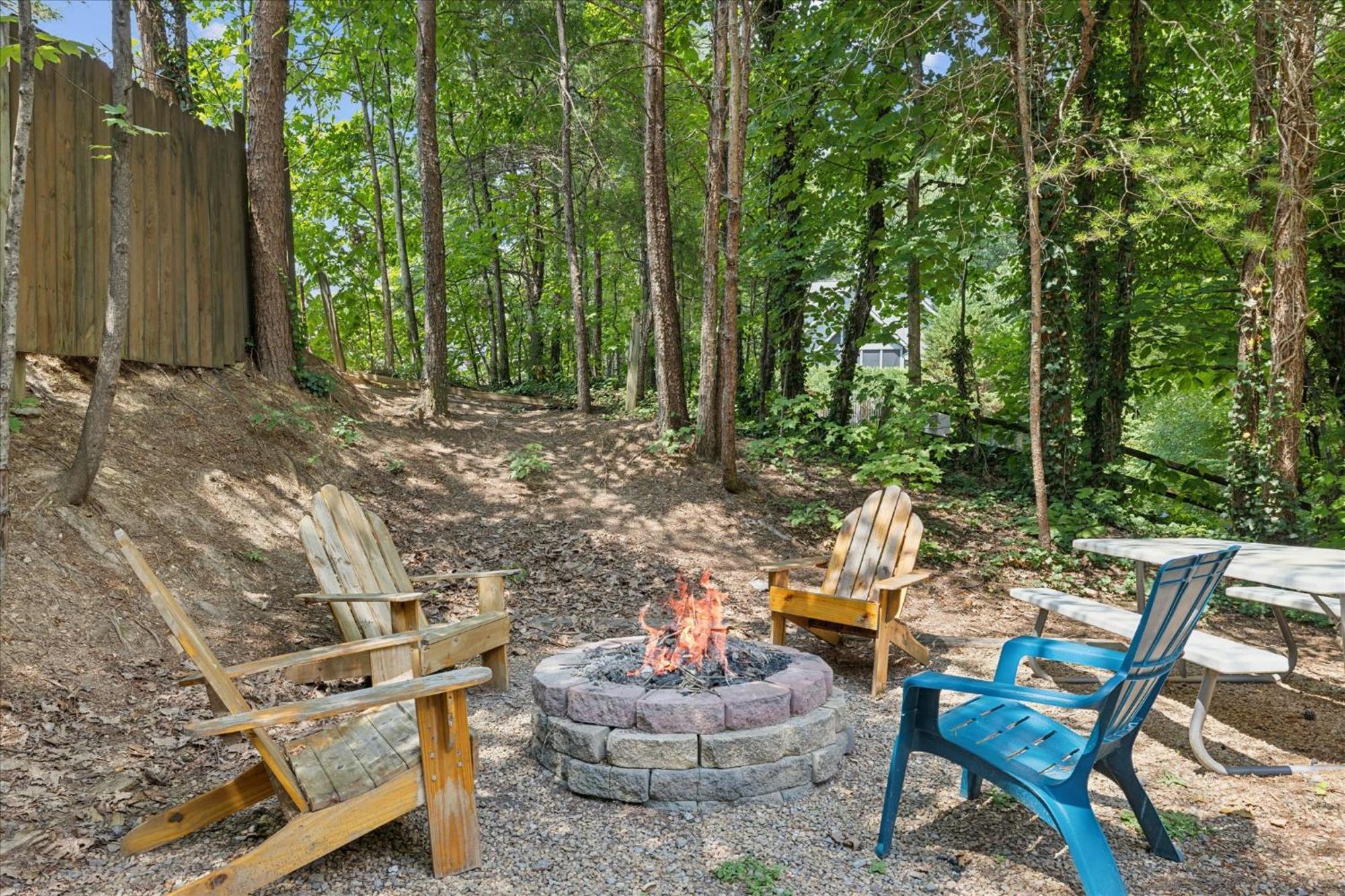 A Charming Cabin, Pool, Firepit, Hot Tub-Jacuzzi Гатлинбург Экстерьер фото