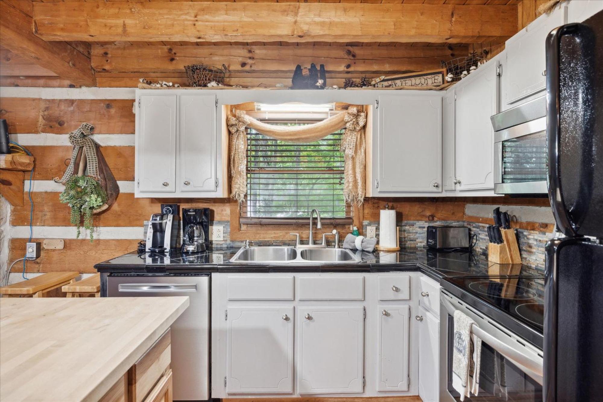 A Charming Cabin, Pool, Firepit, Hot Tub-Jacuzzi Гатлинбург Экстерьер фото